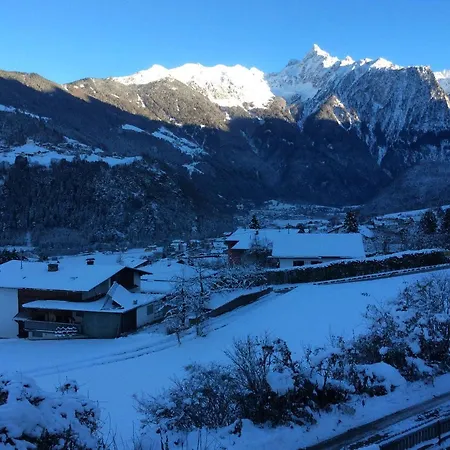 Comfortable In A Beautiful Surrounding Apartment *