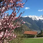 Comfortable In A Beautiful Surrounding Заутенс